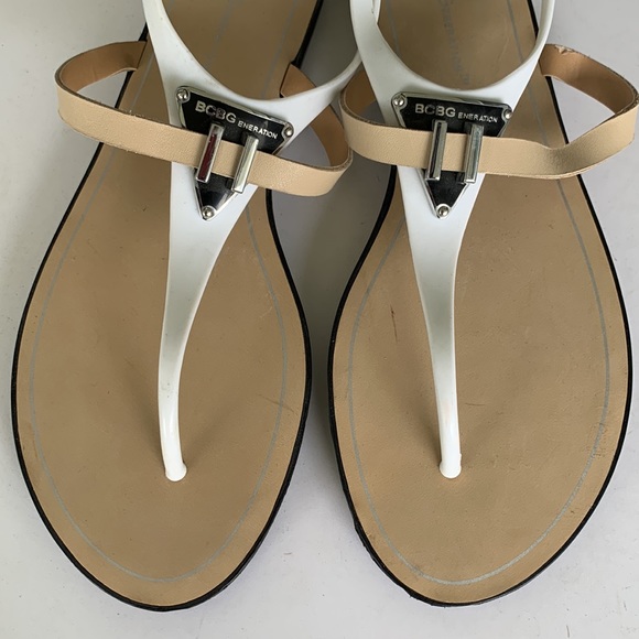 BCBGeneration Flat 0 to 1/2" Women's Sandals & Flip Flops - Picture 14 of 16